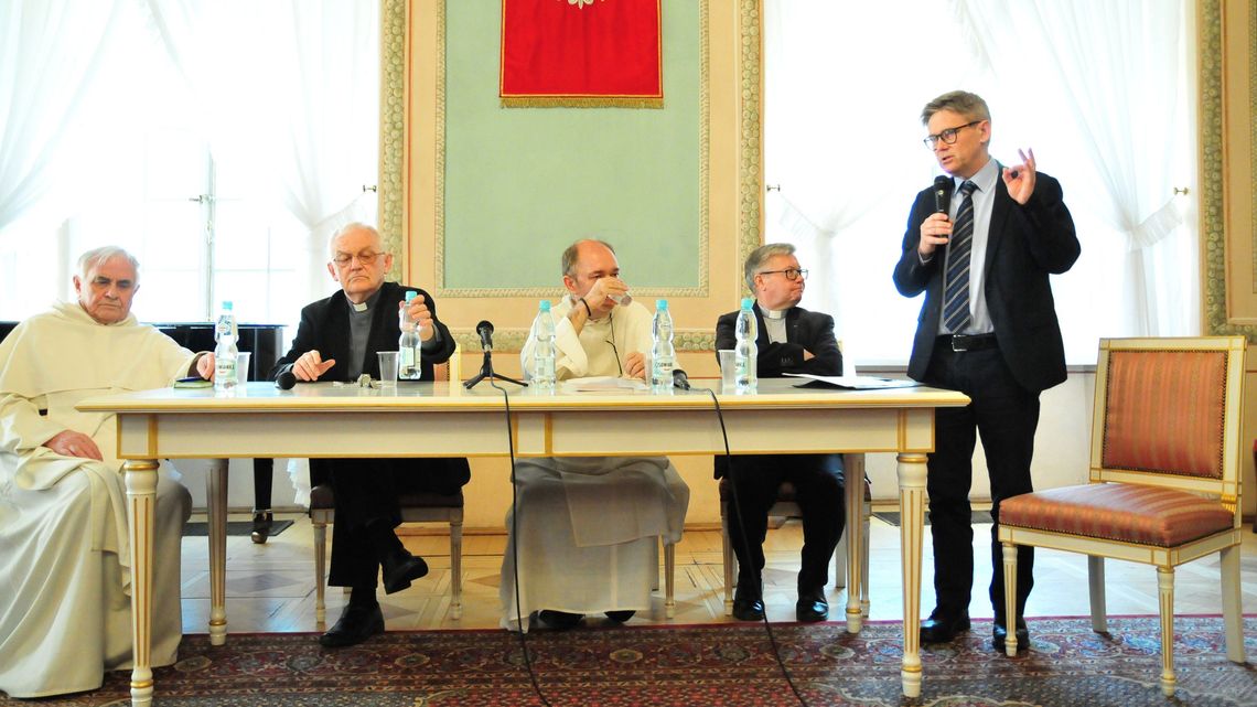 Lubelska debata o kondycji kościoła w Polsce. O. Ludwik Wiśniewski: "Oczekuję mocnych gestów od biskupów"