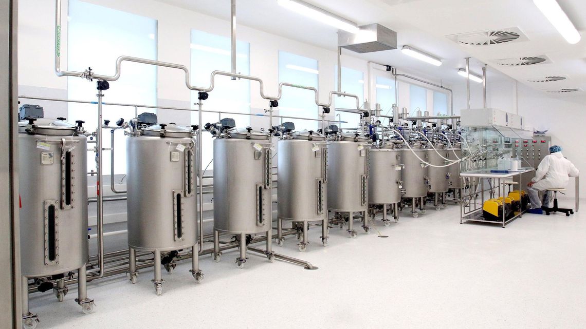 Lubelska firma miała produkować lek na Covid-19, ale wciąż czeka na osocze. "Bezsensownie tracimy czas"