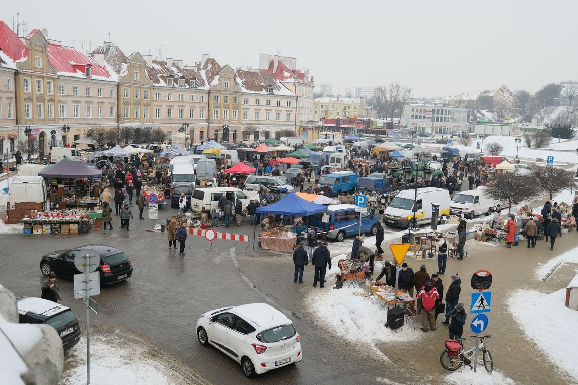 Lubelska Giełda Staroci już w nowym miejscu. Kupcy: "Na Starym Mieście było lepiej" [zdjęcia]