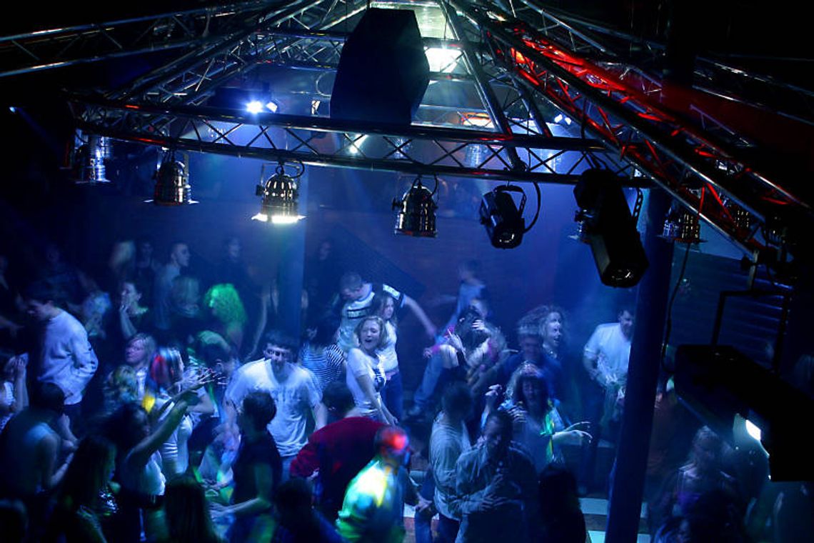 Lubelska Lista Płac: Ile zarabia kasjer, menager klubu Lubelska Lista Płac: Ile zarabia kasjer, menager klubu