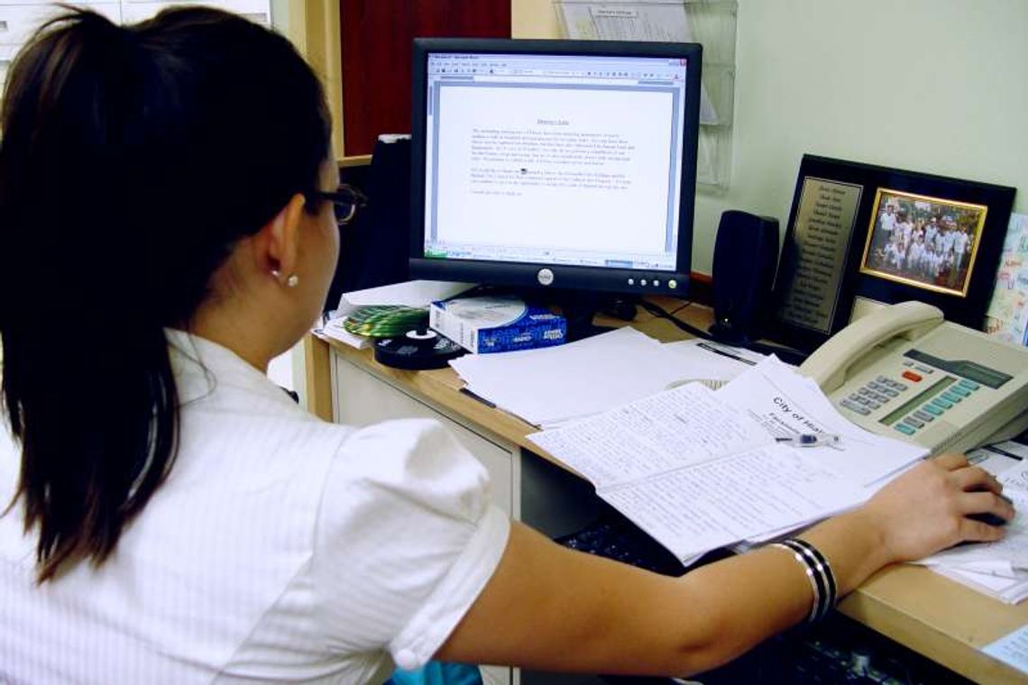 Lubelska Lista Płac: Ile zarabia sekretarka i bibliotekarka?