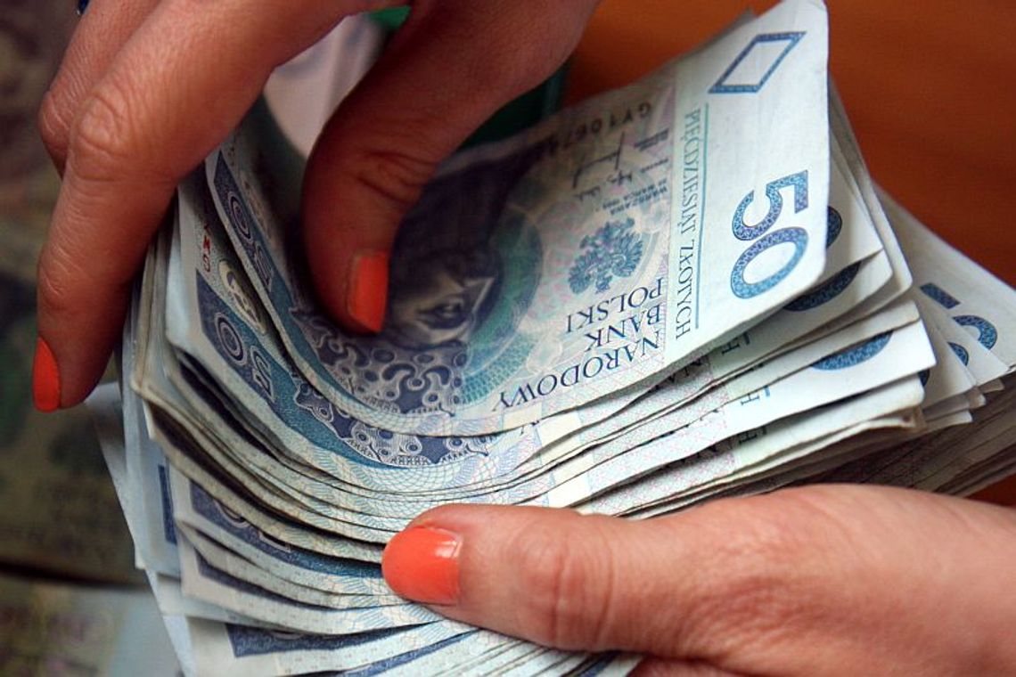 Lubelska Lista Płac: Prezes portu lotniczego zarabia 13 tys. zł, średnia to 2,5 tys. zł