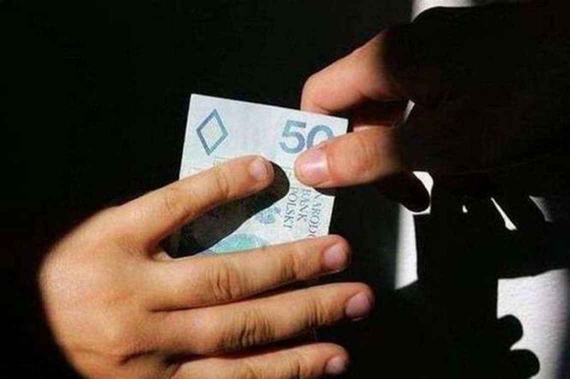 Lubelska prokuratura: Ewa K. z ministerstwa proponowała zaliczenie egzaminu za łapówkę