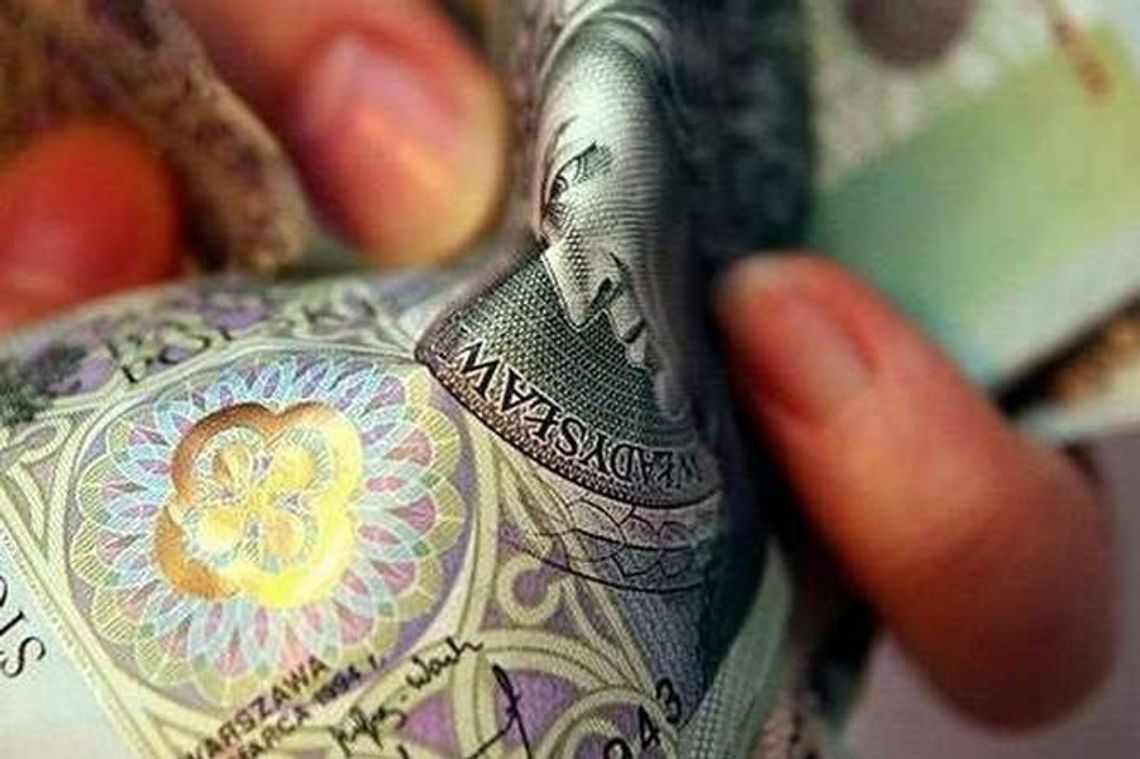 Lubelski NFZ wydał na premie dla pracowników 550 tys. złotych