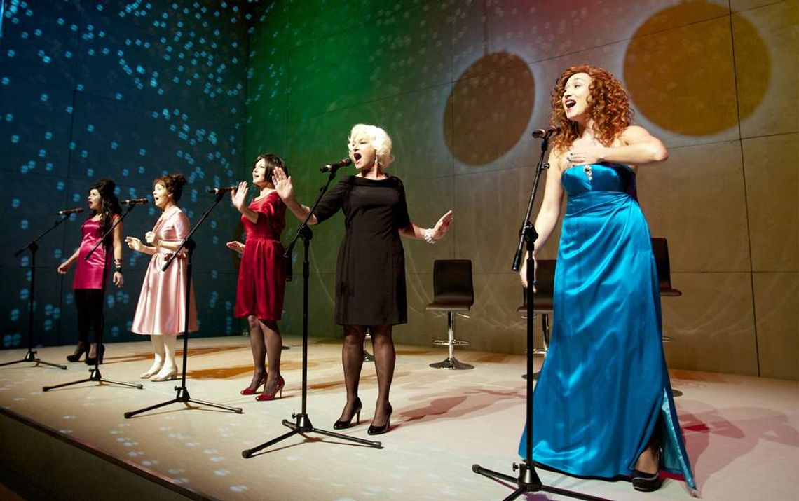 Lubelski Salon Artystyczny: Pięc kobiet i fortepian