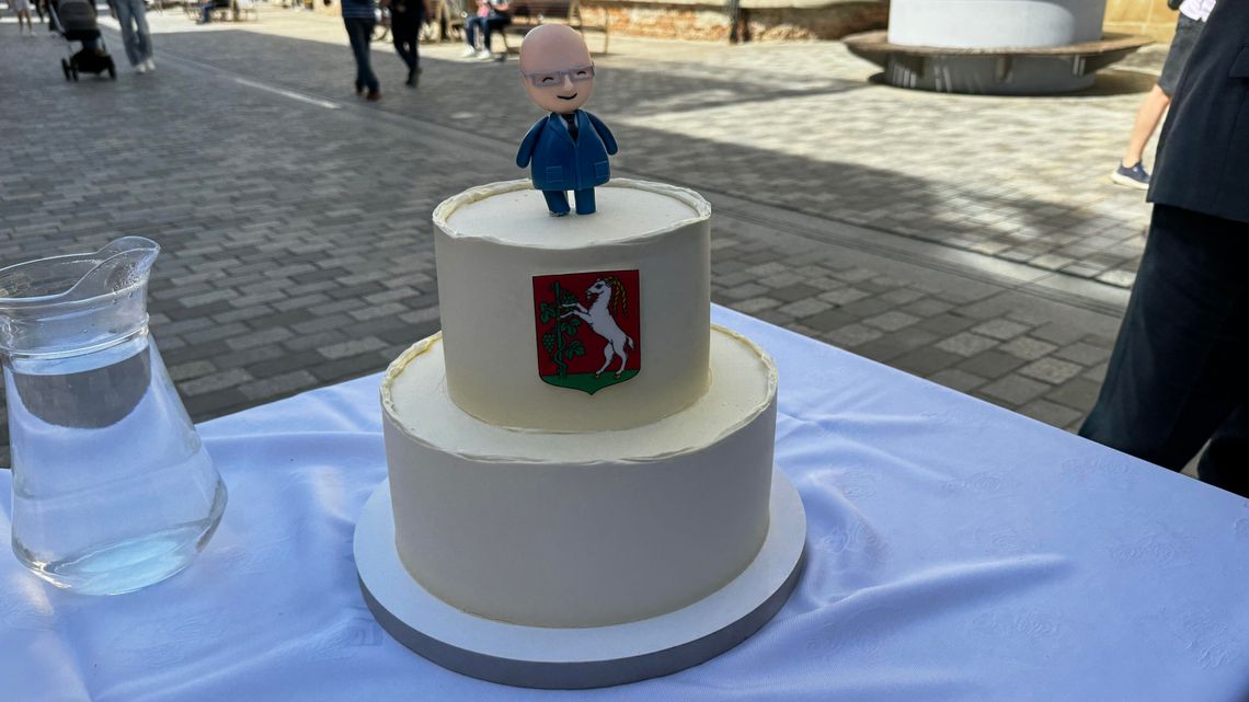 Lubelski tort został podzielony… w podziękowaniu Lubelski tort został podzielony… w podziękowaniu