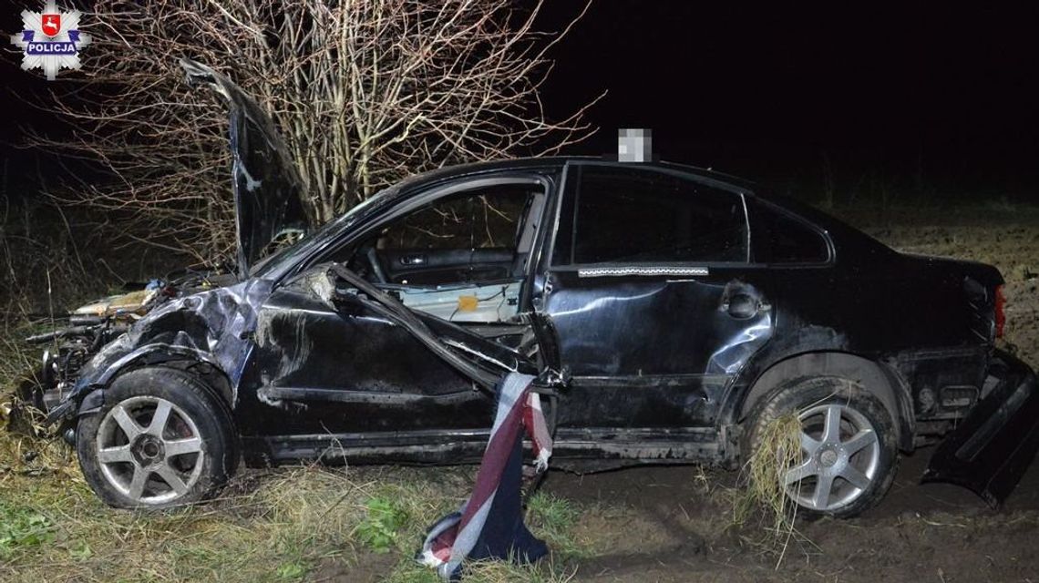 Lubelskie: Auto dachowało, a kierowca i pasażerka trafili do szpitala. Mężczyzna nie przeżył