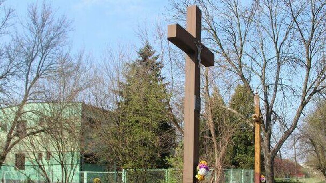 Lubelskie. Bezbożne oszustwo. 100 tys. złotych zostawione pod krzyżem