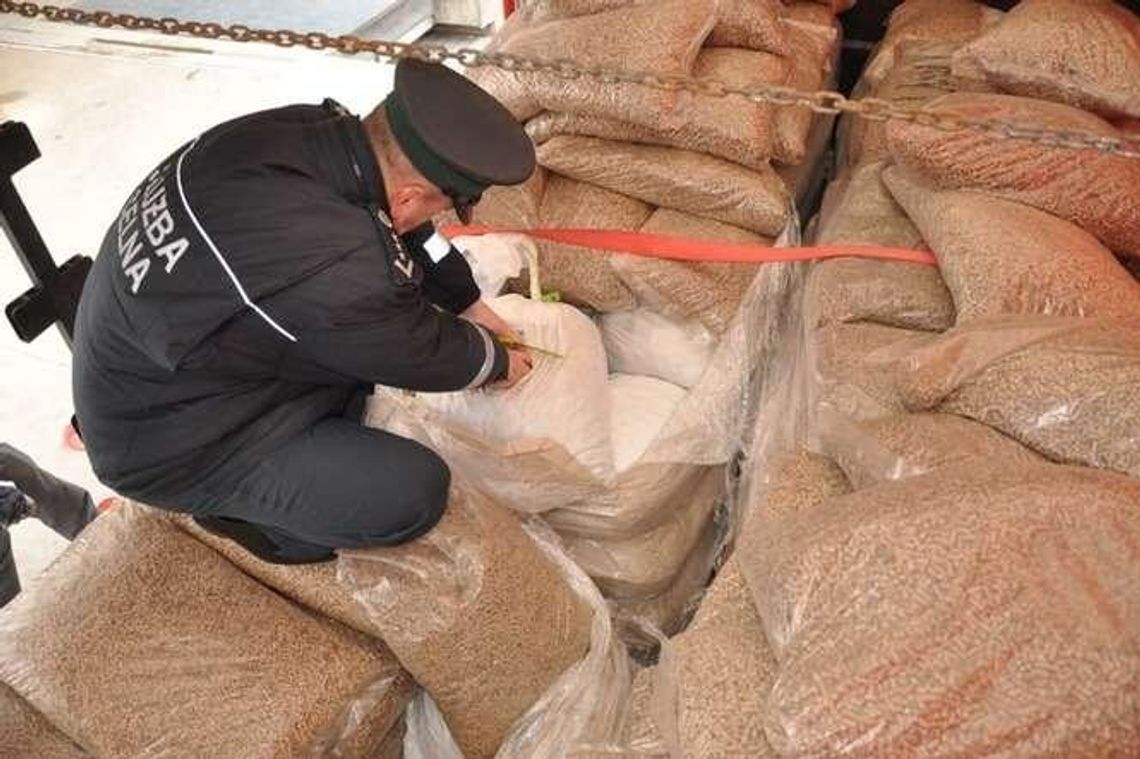 Lubelskie: Celnicy przechwycili rekordowy przemyt bursztynu