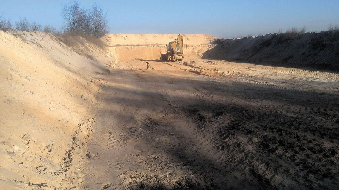 Lubelskie: Chce otworzyć prywatną strzelnicę 200 metrów od zabudowań. Jedni chcą strzelać, inni chcą spokoju Lubelskie: Chce otworzyć prywatną strzelnicę 200 metrów od zabudowań. Jedni chcą strzelać, inni chcą spokoju