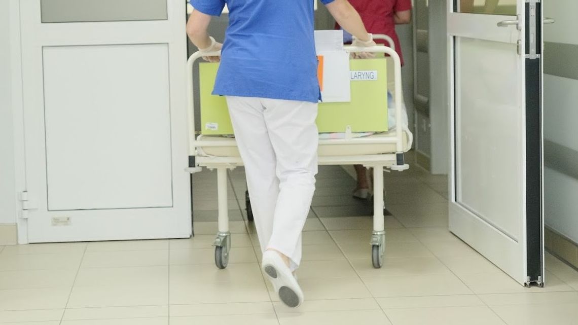 Lubelskie: Cztery szkoły zamknięte z powodu wirusa. Największy szpital wprowadził zakaz odwiedzin