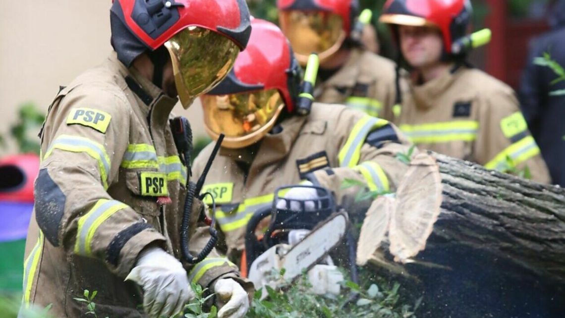 Lubelskie: Deszczowa aura się utrzymuje, ale to ma się zmienić. Strażacy jeździli do zgłoszeń