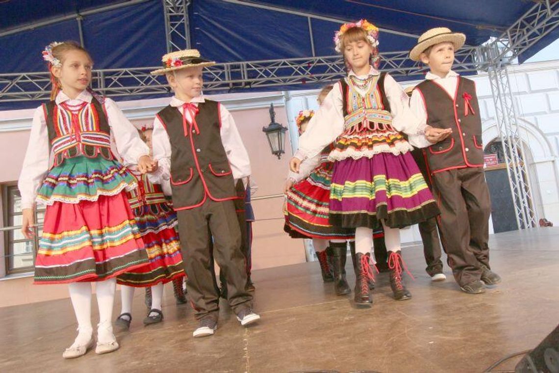Lubelskie Dni Seniora: Polonez i krakowiak (zdjęcia)