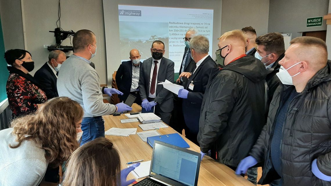 Lubelskie: Drogowcy chcą przekonać protestujących mieszkańców