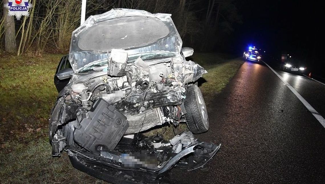 Lubelskie: Dwa auta zderzyły się czołowo. Zostały doszczętnie zniszczone [zdjęcia]