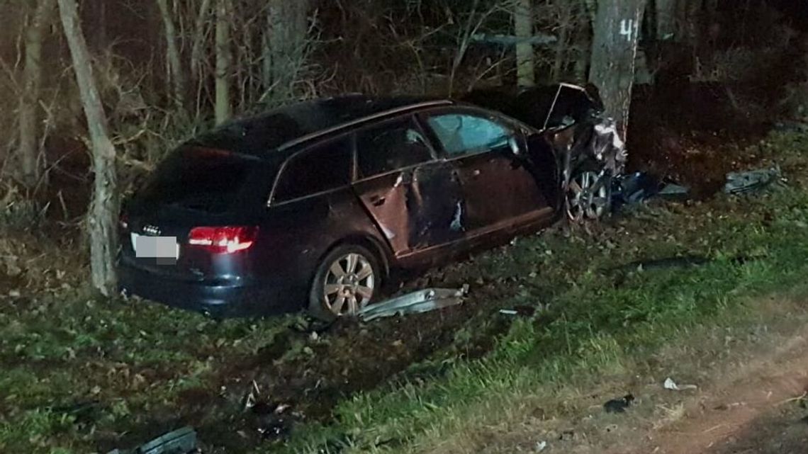 Lubelskie. Fatalny wypadek podczas zawracania. Śmierć kierowcy mercedesa