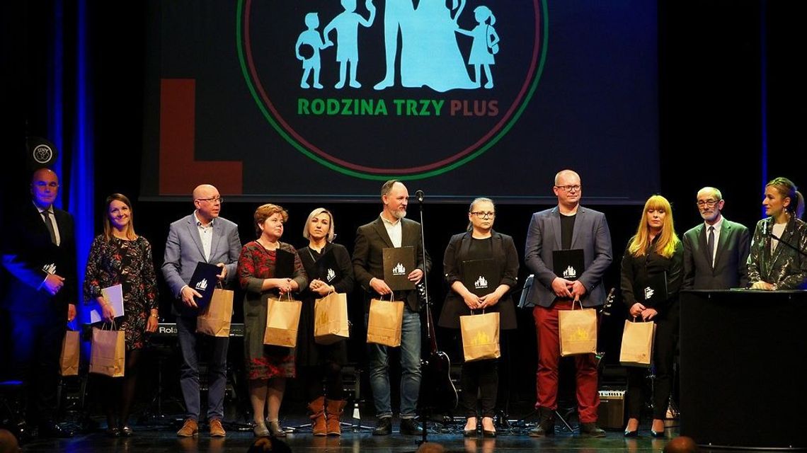 Lubelskie firmy i instytucje nagrodzone. Wiemy, kto jest najbardziej przyjazny dla dużej rodziny Lubelskie firmy i instytucje nagrodzone. Wiemy, kto jest najbardziej przyjazny dla dużej rodziny