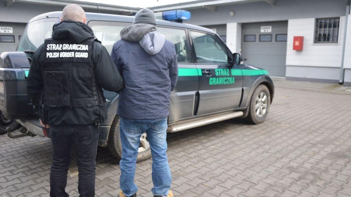 Lubelskie: Grupa przestępcza zajmowała się przemytem. Dwóch członków to żołnierze obrony terytorialnej Lubelskie: Grupa przestępcza zajmowała się przemytem. Dwóch członków to żołnierze obrony terytorialnej