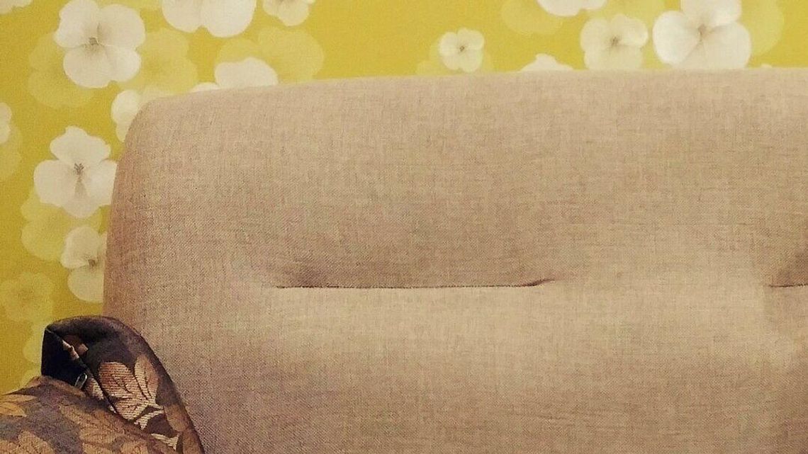 Lubelskie. Kryjówka niemal doskonała. Za dziadkową kanapą