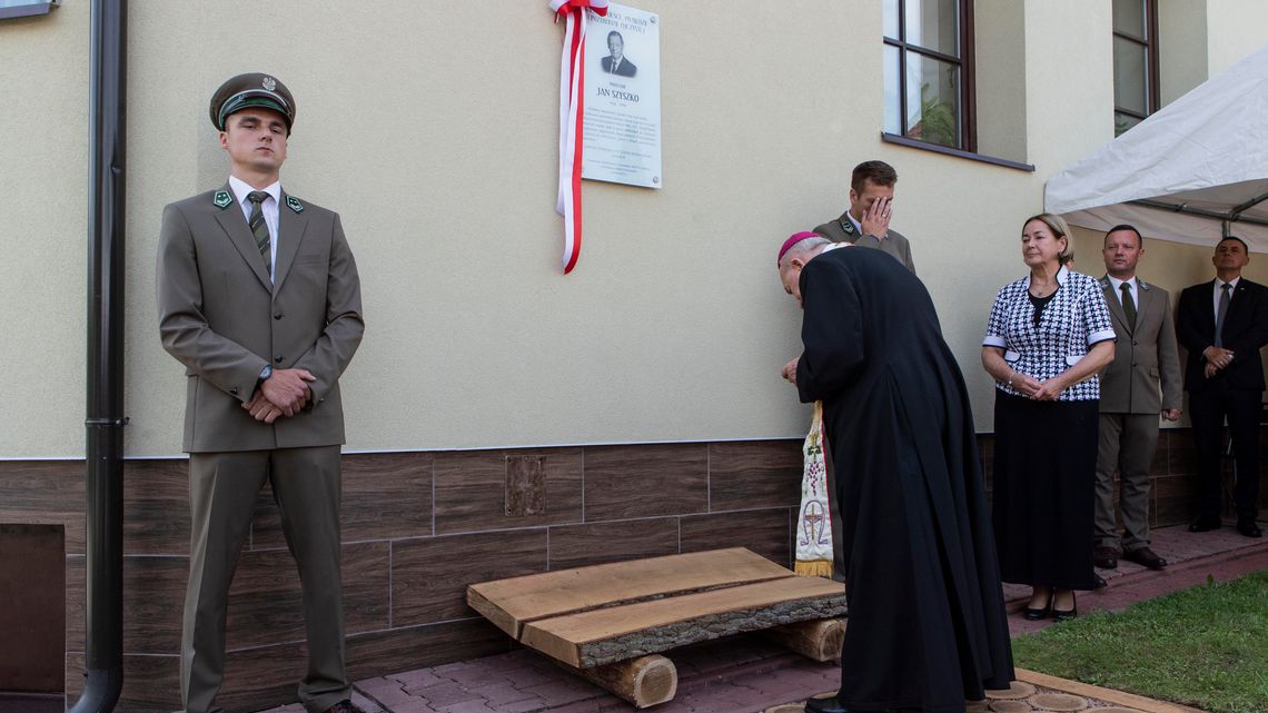 Lubelskie. Ku pamięci „ministra od bożych darów”. Leśnicy mają tablicę dla Jana Szyszki