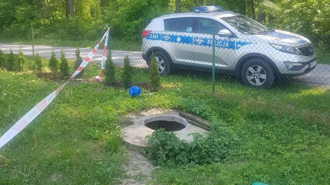 Lubelskie. Mama na chwilę spuściła dzieci z oczu. 2-letni chłopiec wpadł do szamba