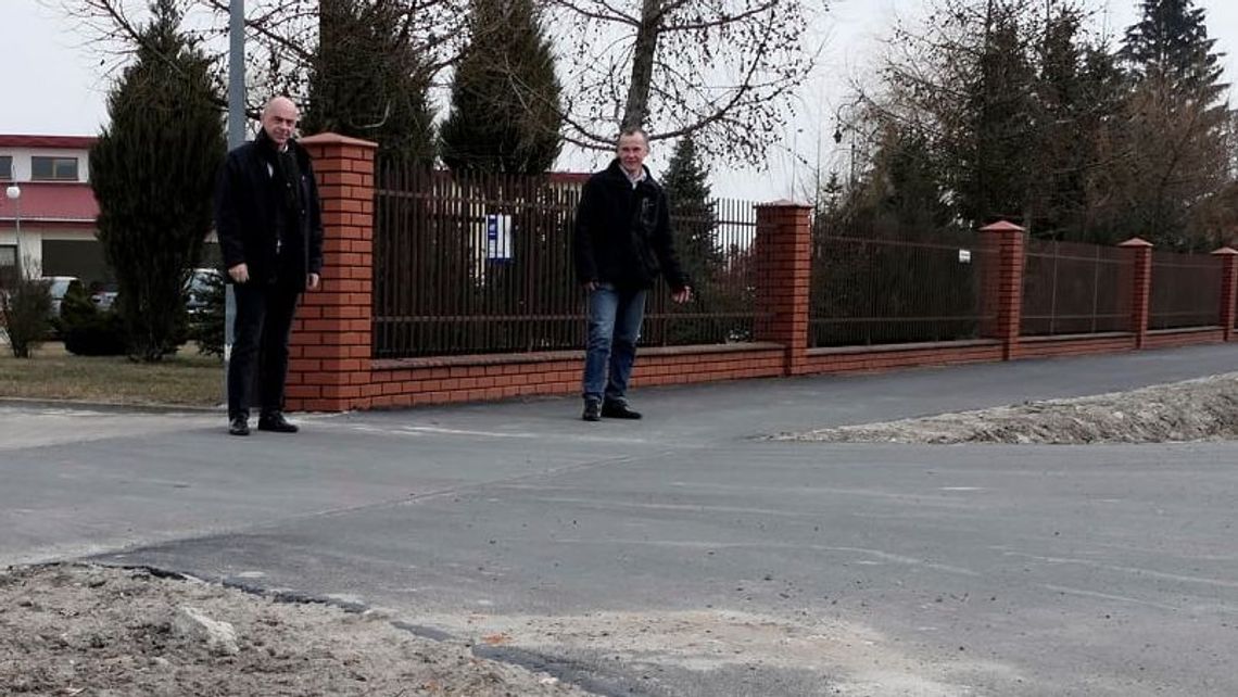 Lubelskie: Marzenia radnego się spełniają. Kończą budowę ważnej drogi