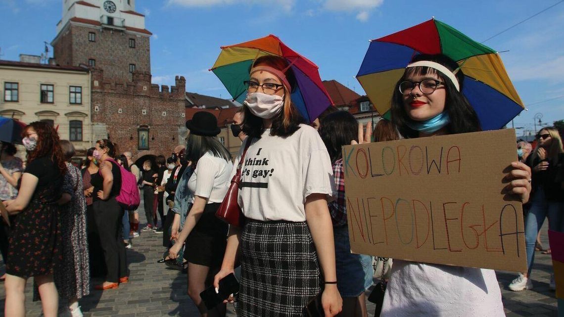 Lubelskie nadal "antyLGBT", a dla radnych PiS znów medale