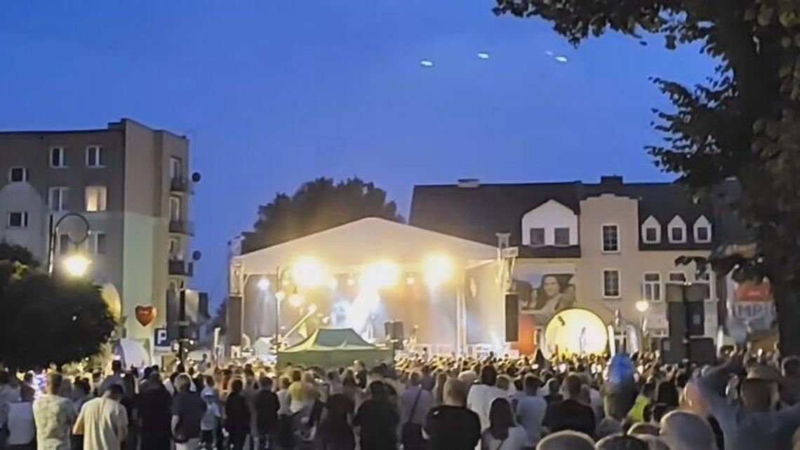 Lubelskie: Nie lubi disco polo więc obrzucił scenę jajkami