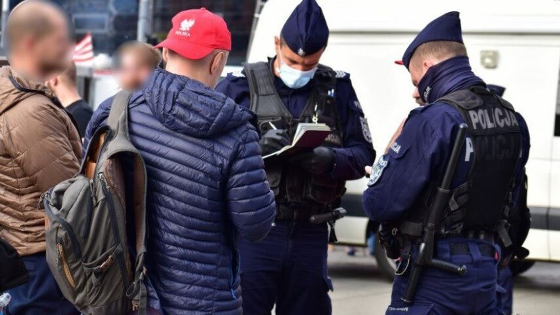 Lubelskie. Nie ma maseczki, to jest mandat. Kilka tysięcy ukaranych