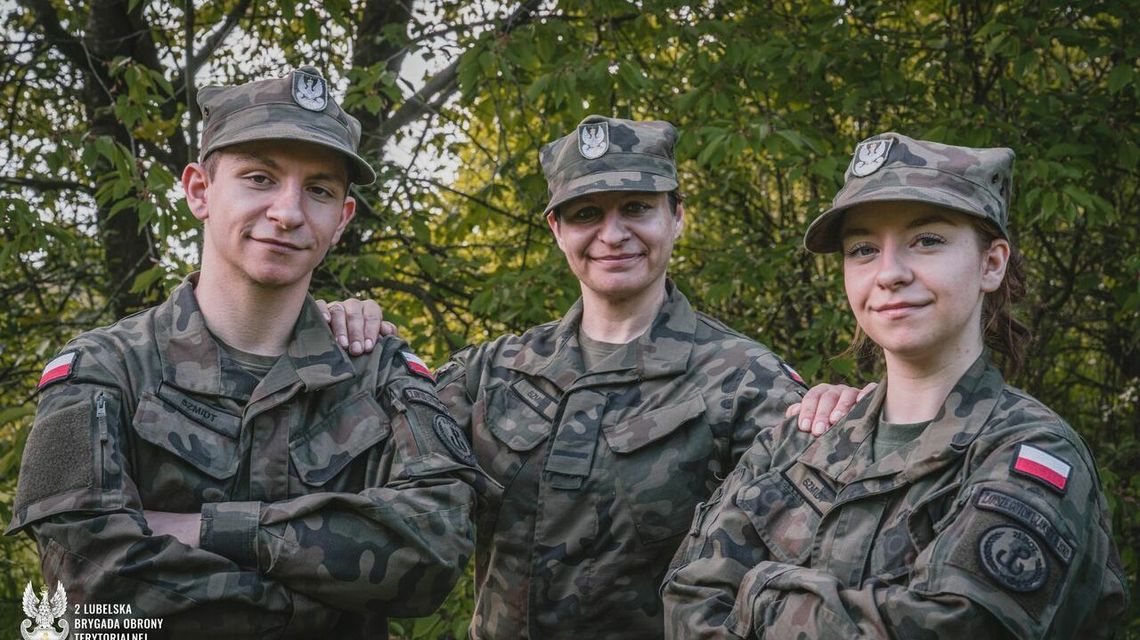 Lubelskie. Nietypowa rodzina w mundurach. Tylko ojciec nie chce iść do wojska 