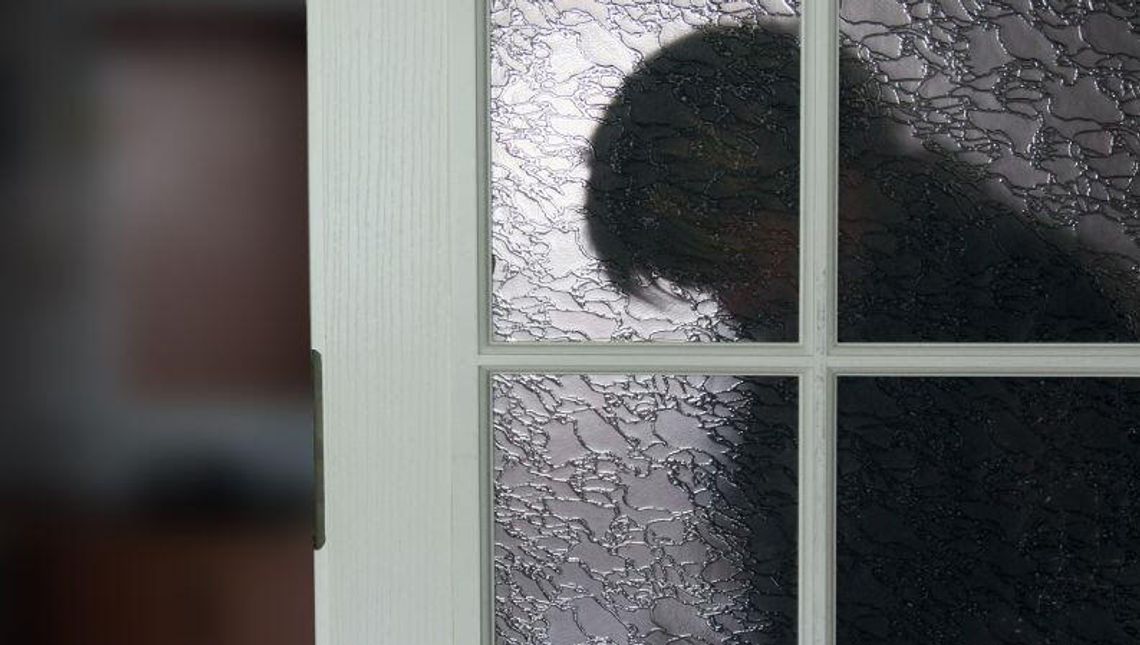 Lubelskie: Odpowie za napastowanie seksualne niepełnosprawnej siostry