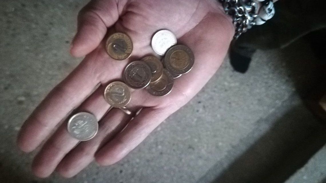 Lubelskie. Okradzione tzw. wrzutniki w myjni samochodowej. Policja szuka sprawców Lubelskie. Okradzione tzw. wrzutniki w myjni samochodowej. Policja szuka sprawców