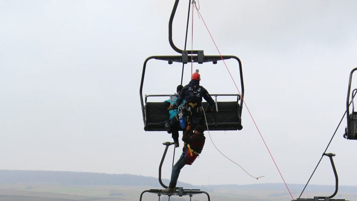 Lubelskie. Operacja wysoko nad ziemią. Strażacy szykują się do sezonu narciarskiego