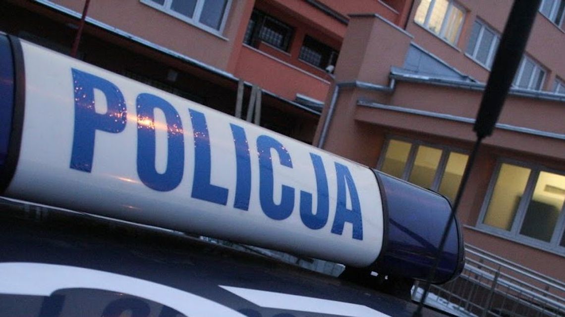 Lubelskie: Podkomisarz zawieszony, miał ponad dwa promile alkoholu. W samochodzie był sam?