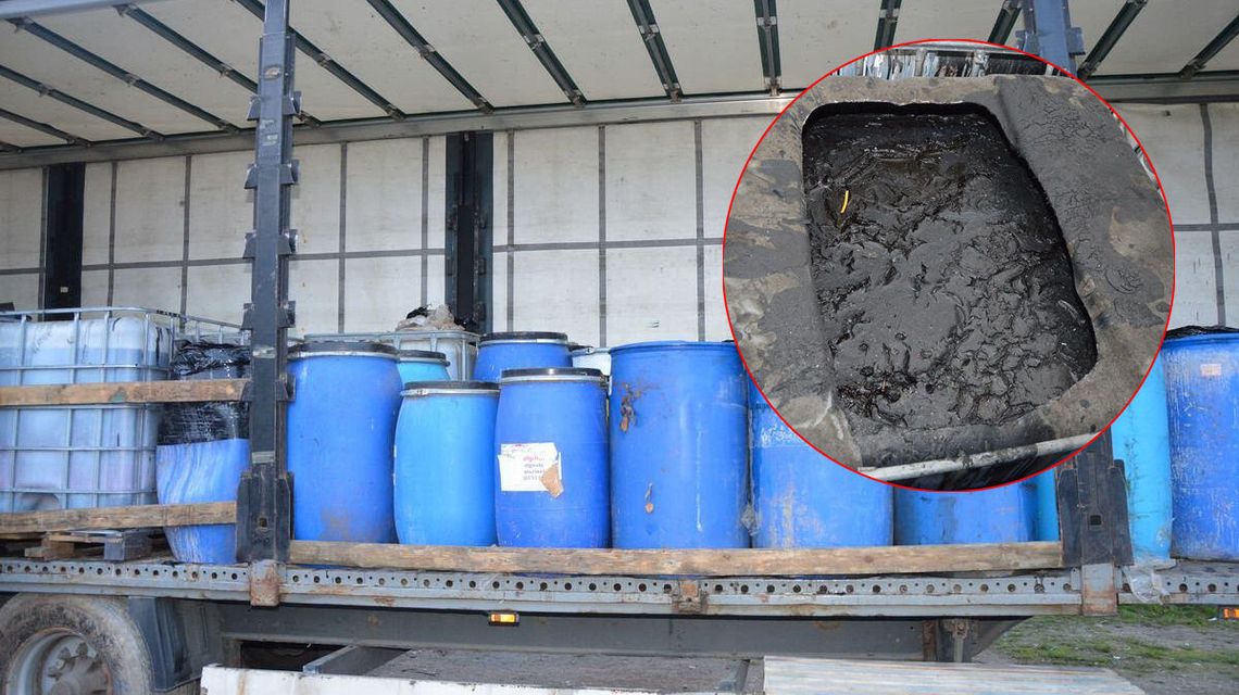 Lubelskie: Pojemniki i beczki pełne były nieznanych substancji [zdjęcia]