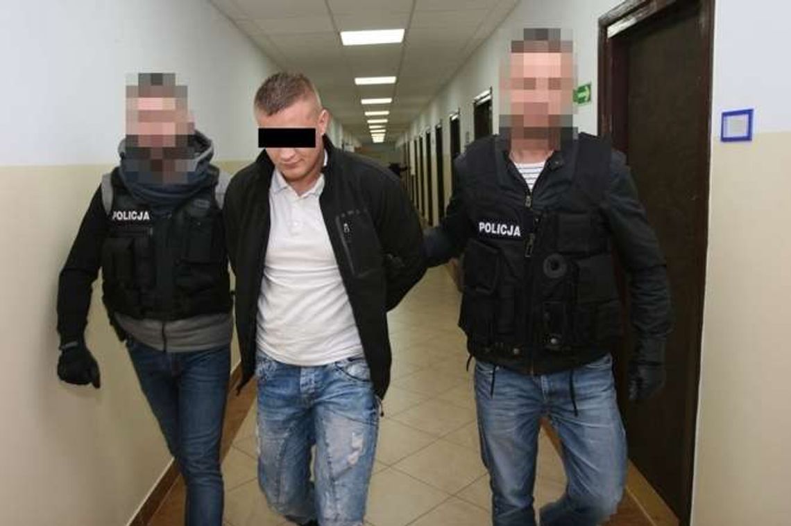 Lubelskie: Policja rozbiła groźną grupę przestępczą, ponad milion strat Skarbu Państwa