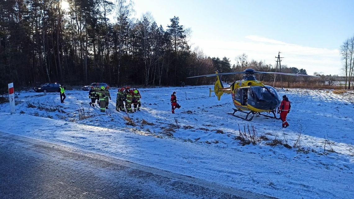 Lubelskie. Ranna w wypadku 18-latka przetransportowana helikopterem do szpitala Lubelskie. Ranna w wypadku 18-latka przetransportowana helikopterem do szpitala