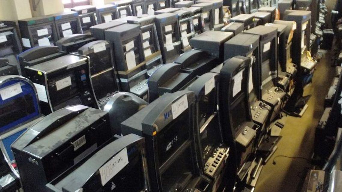 Lubelskie: Rozbili jaskinię hazardu. Działała w kontenerze