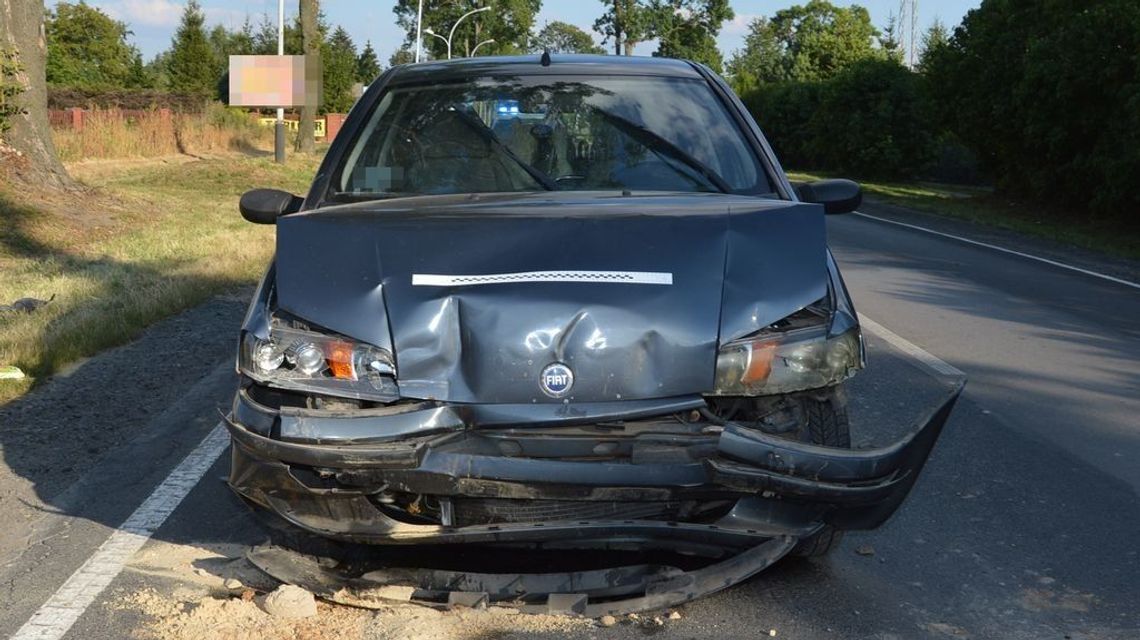 Lubelskie: Samochód osobowy zderzył się z busem. Jedna osoba w szpitalu