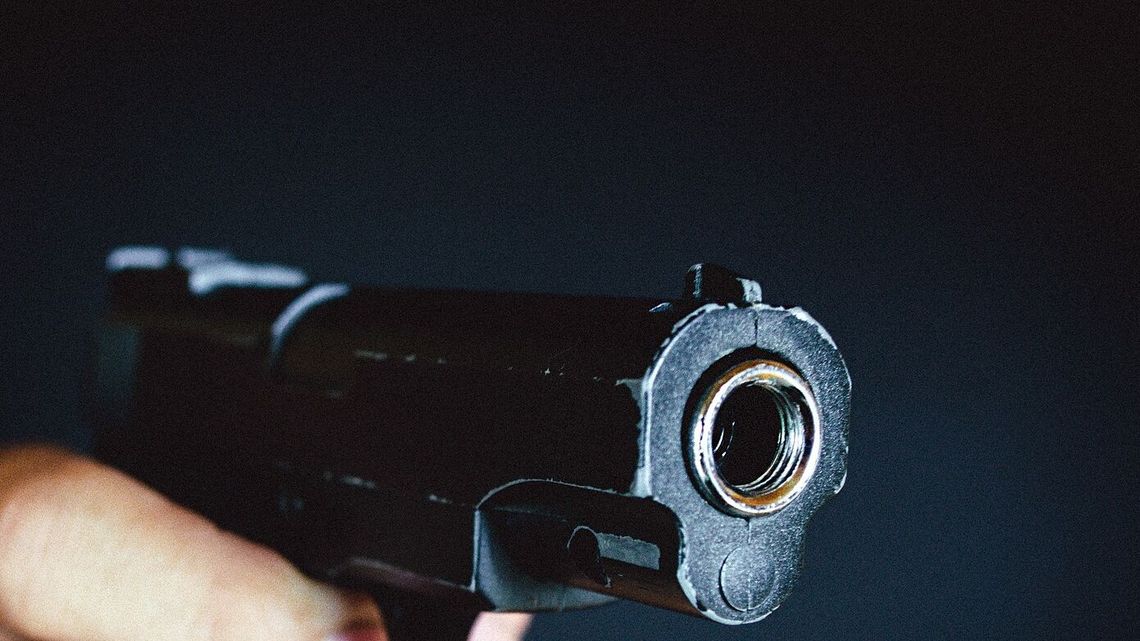 Lubelskie. Szarżował z nożem na policjantów. Padły strzały