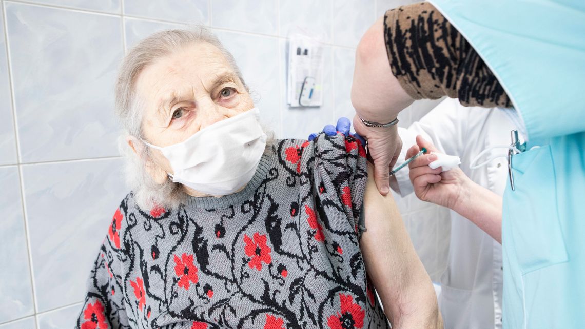 Lubelskie. Szczepenia w DPS-ach. "Bać się trzeba Boga, a nie szczepionki" 