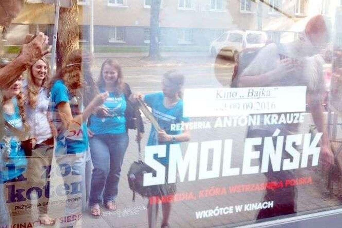 Lubelskie szkoły rezerwują bilety na "Smoleńsk". "Jeśli klasa będzie szła, napisze synowi zwolnienie" Lubelskie szkoły rezerwują bilety na "Smoleńsk". "Jeśli klasa będzie szła, napisze synowi zwolnienie"