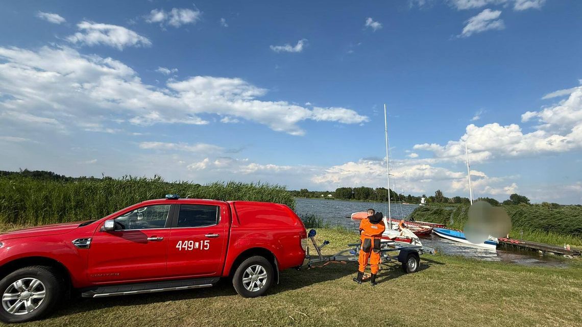 Lubelskie. Szkwał wywrócił żaglówki z dziećmi na zalewie Lubelskie. Szkwał wywrócił żaglówki z dziećmi na zalewie