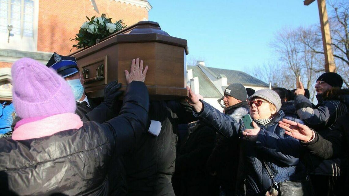 Lubelskie. Tłumy pożegnały ks. Jana Pęzioła, charyzmatycznego egzorcystę Lubelskie. Tłumy pożegnały ks. Jana Pęzioła, charyzmatycznego egzorcystę