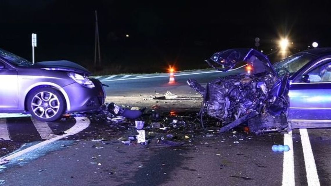 Lubelskie: Trzy auta zderzyły się na krajowej "19". Trzy osoby w szpitalu Lubelskie: Trzy auta zderzyły się na krajowej "19". Trzy osoby w szpitalu