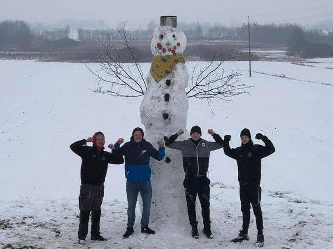 Lubelskie: Ulepili bałwana - giganta. Ma prawie 4 metry