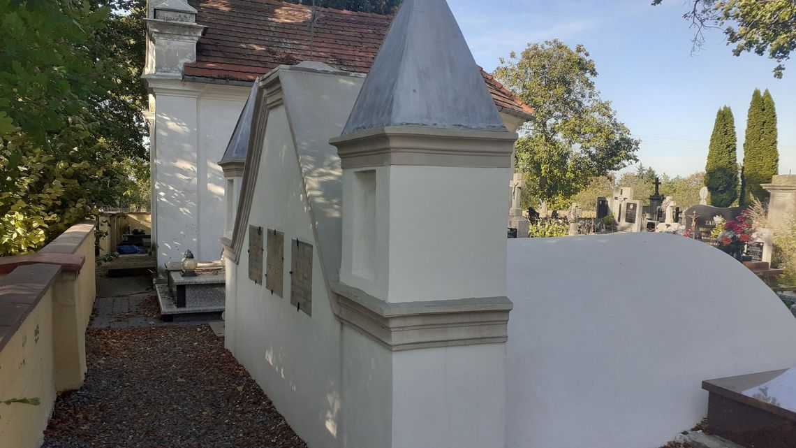 Lubelskie: Uratowali zabytkowy grobowiec rodziny Czarnieckich