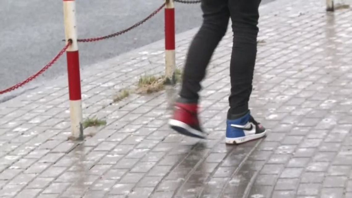 Lubelskie: Uwaga na oblodzone drogi i chodniki. IMGW ostrzega