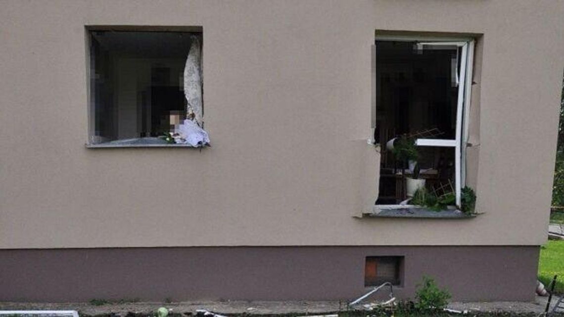 Lubelskie: Wybuch butli z gazem w domu wielorodzinnym. Szyby wyleciały z okien [wideo]