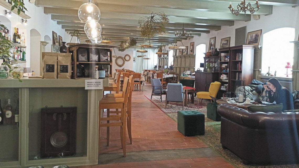 Lubelskie. Wynajął całe hotele dla uchodźców